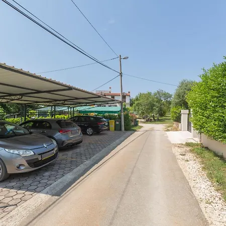 Strandnahe Marea Mit Pool Und Garten * Poreč